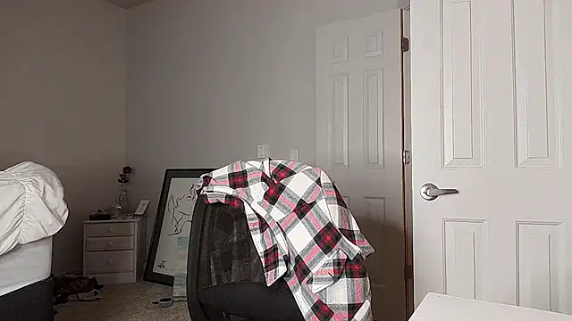 MysteriousMadam webcam