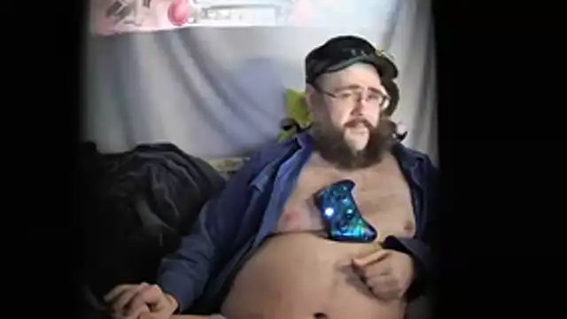 BriTheTopBear webcam