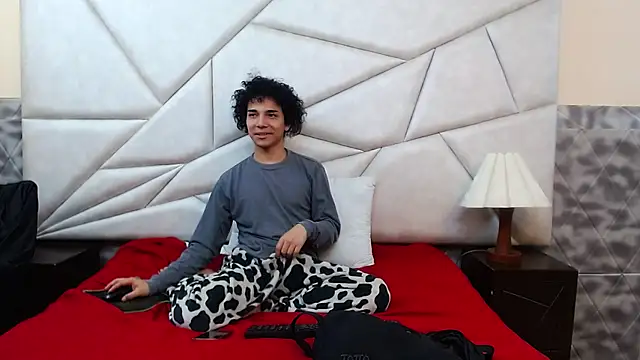 Nyx_and_Arian webcam