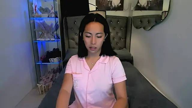 reighnempress webcam