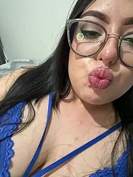 MileyGia live sex cam