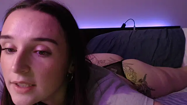 halostar Stripchat cam model