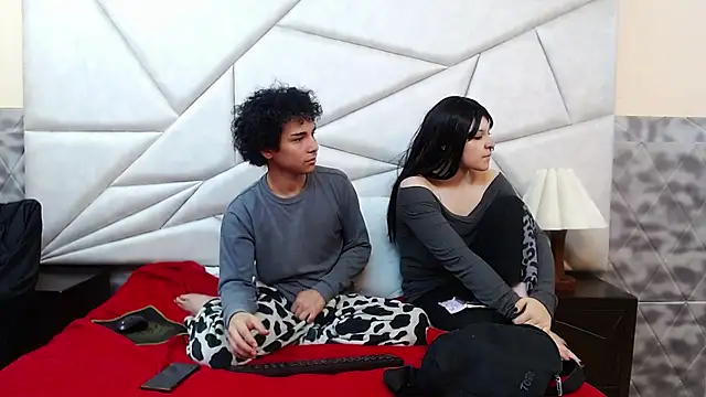 Nyx_and_Arian webcam