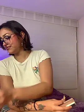 LilithMonette webcam