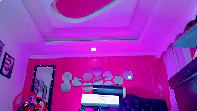 TiffanyMackensyy webcam