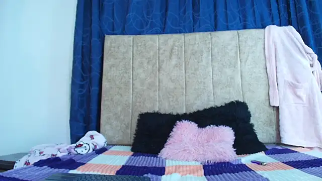 Slut_Full_Messy webcam