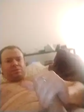 jamesiii1984 (Ask my age) - Stroke until I cum