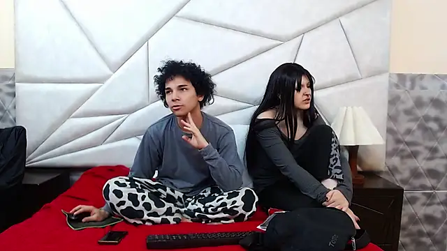 Nyx_and_Arian webcam