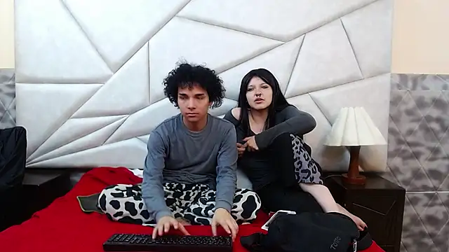 Nyx_and_Arian webcam