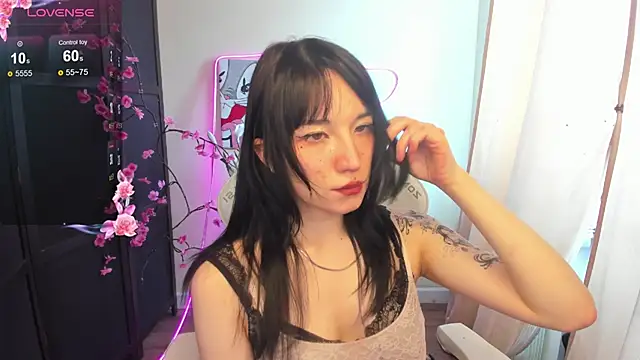 AliceeinWonderlanddd webcam