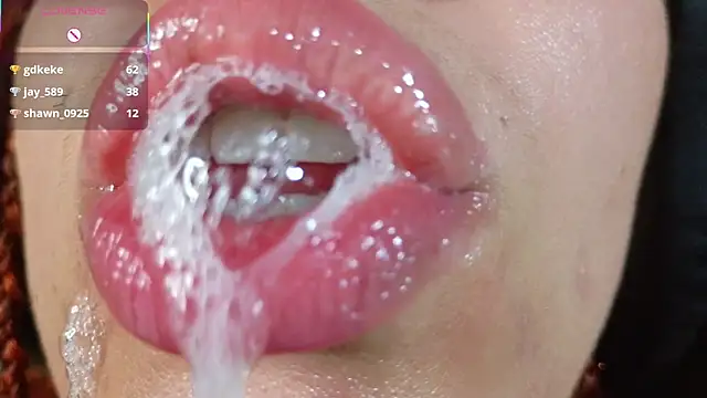 bri_von_dhara__ webcam