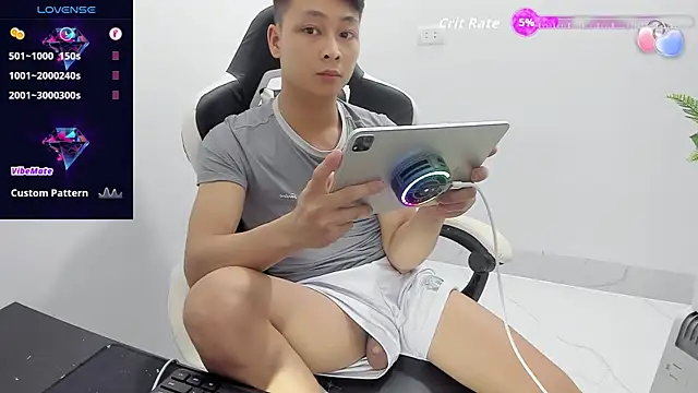 naughty___asian - Naughty___asian's free webcam - UK Sex Cams