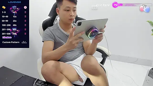 Naughty___asian webcam