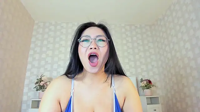 natsumihun - NatsumiHun's free webcam - UK Sex Cams