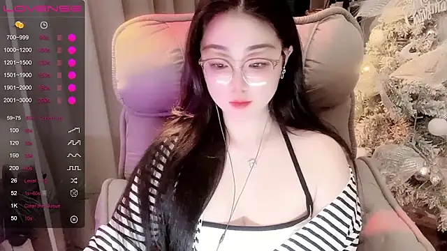 Monica-666888- webcam