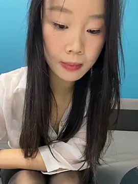 美女ZHJKS9988在线直播