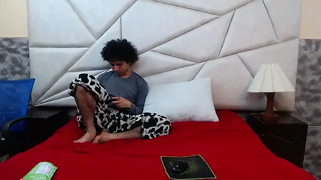 Nyx_and_Arian webcam