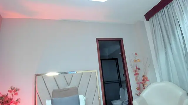 Zamira_Taylor webcam