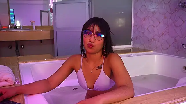 petitte_mussa - Petitte_Mussa's free webcam - UK Sex Cams