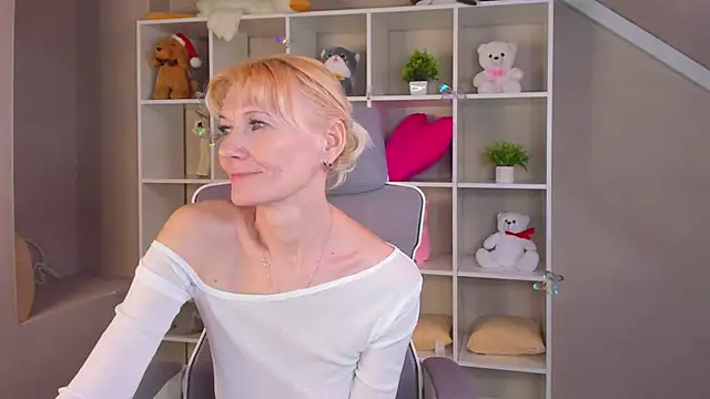 Julie_Lucas Stripchat cam model