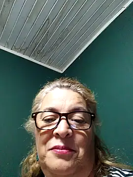 momismilf544 - Live Cam