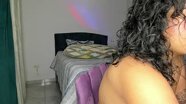 ema_saenz - Ema_saenz's free webcam - UK Sex Cams