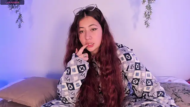 nicolle_evanss_ - Nicolle_Evanss_'s free webcam - UK Sex Cams