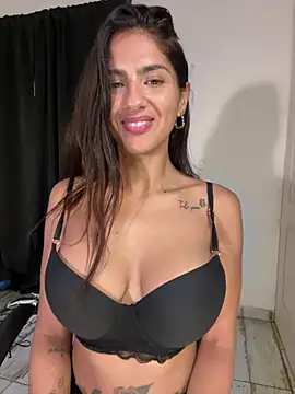 Webcam Model (chicachocolate01)  is live.Free join now!