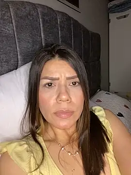 Webcam Model (martina_contreras)  is live.Free join now!