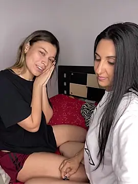 Brenda_Danii Live Webcam on Stripchat