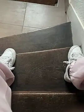 nanaisbackk - Live Cam