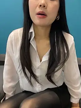 美女ZHJKS9988在线直播