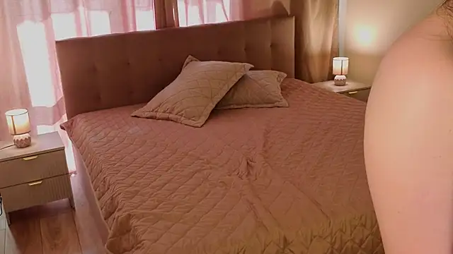 DeloresSaberi webcam