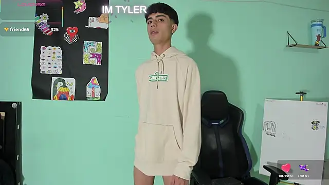 TYLERhHOT2005 webcam