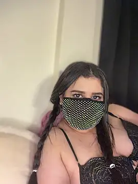 Webcam Model (GLAMOURk)  is live.Free join now!