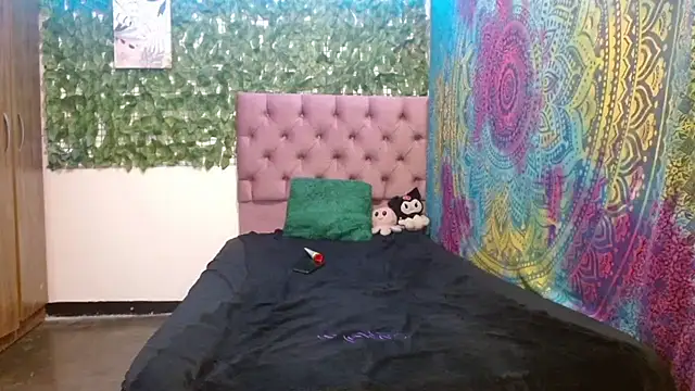 Ishtar_Shakti webcam