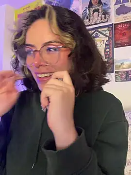 Webcam Model (Katheerine)  is live.Free join now!