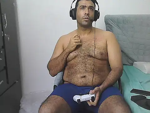 AlphaLatinoBear webcam