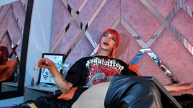 MeghanQueen__ webcam