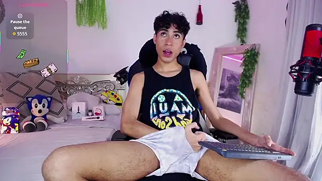 huge_armound - Huge_armound's free webcam - UK Sex Cams