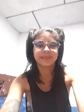 h_hiana - H_hiana's free webcam - UK Sex Cams