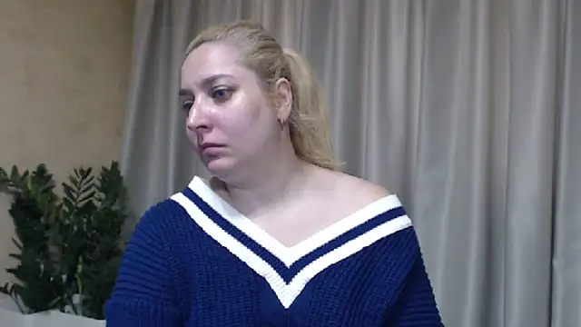 sweetpussy13 webcam