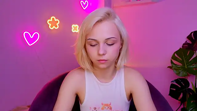 elenamonroe - ElenaMonroe's free webcam - UK Sex Cams