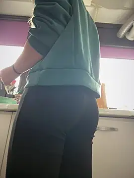 free nude video chat HotXMom