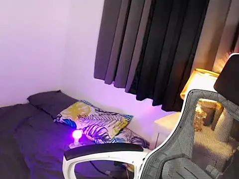 MajesticKitana webcam