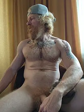 Sweaty and smelly after a workout  #muscle #ginger #hairy #smell #beard #daddy