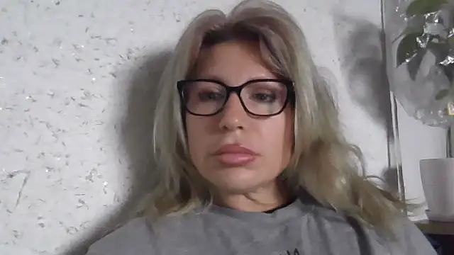 fox_red_lady7 webcam