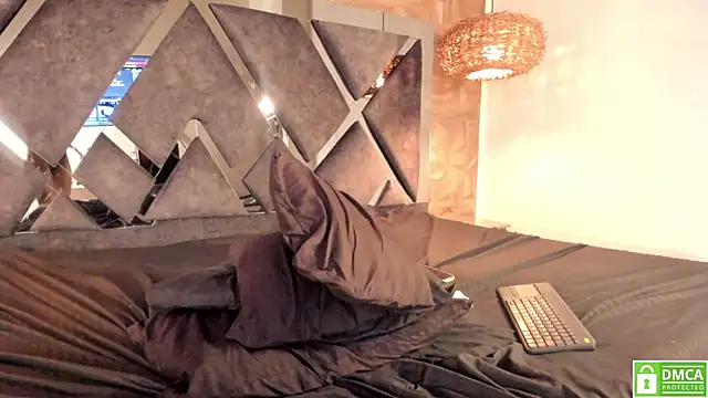 Kiara_velvet__ webcam