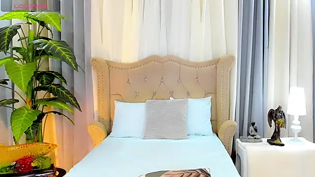 MochaliciousTransOnTop webcam