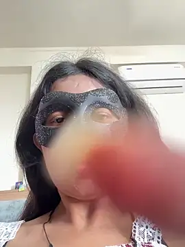 Webcam Model (raavigirl)  is live.Free join now!